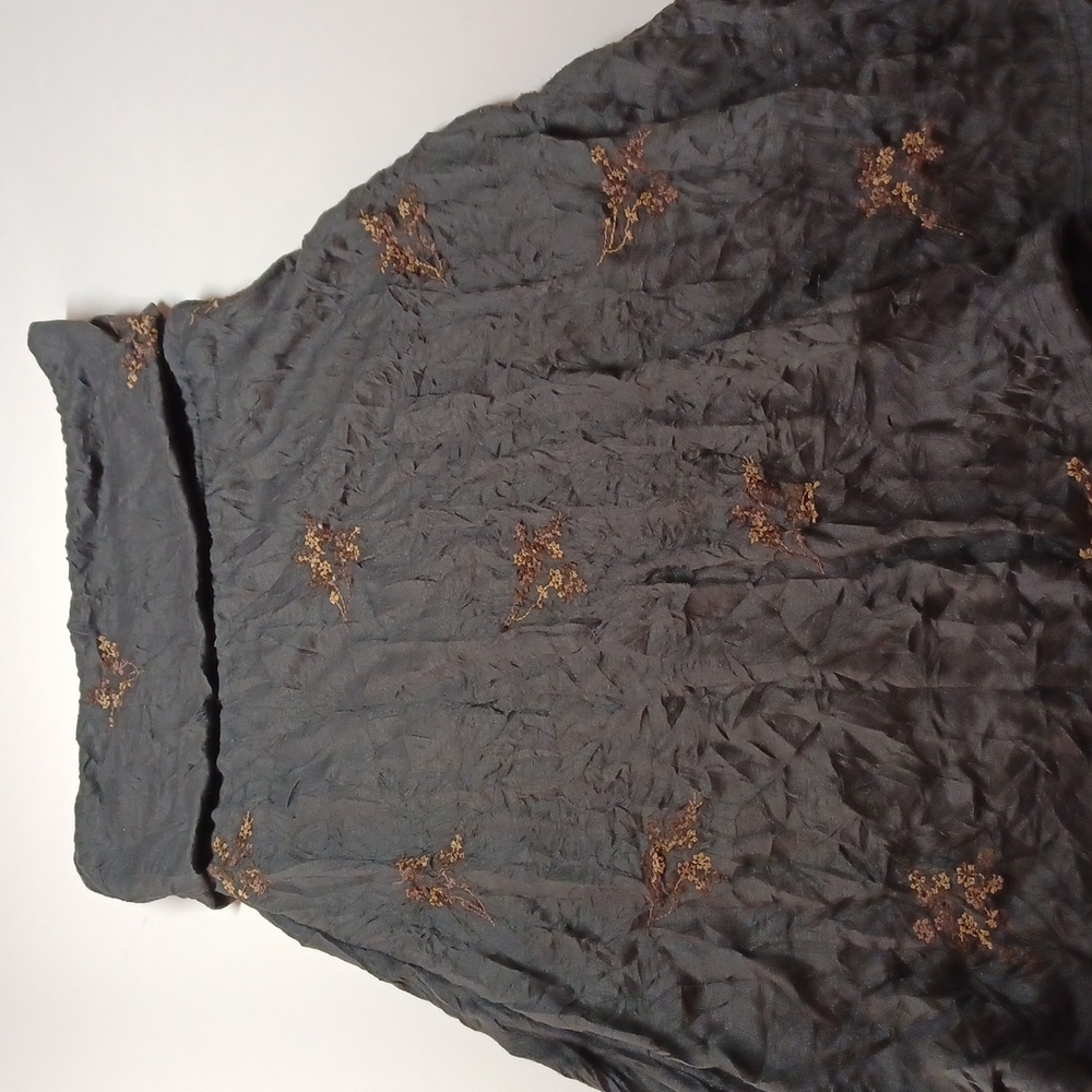 Lori michaels Small ultra mini skirt black w floral embroidery fold down pull On